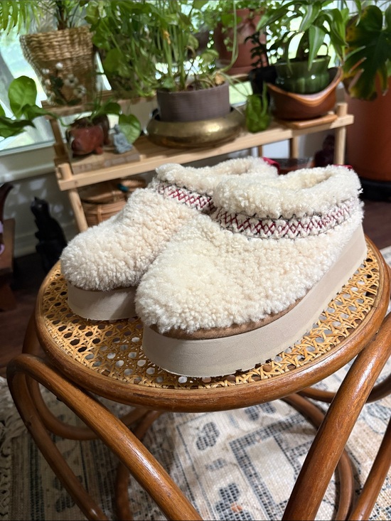 UGG Shoes - Ugg Tazz Heritage braid platform slippers. Size 6
